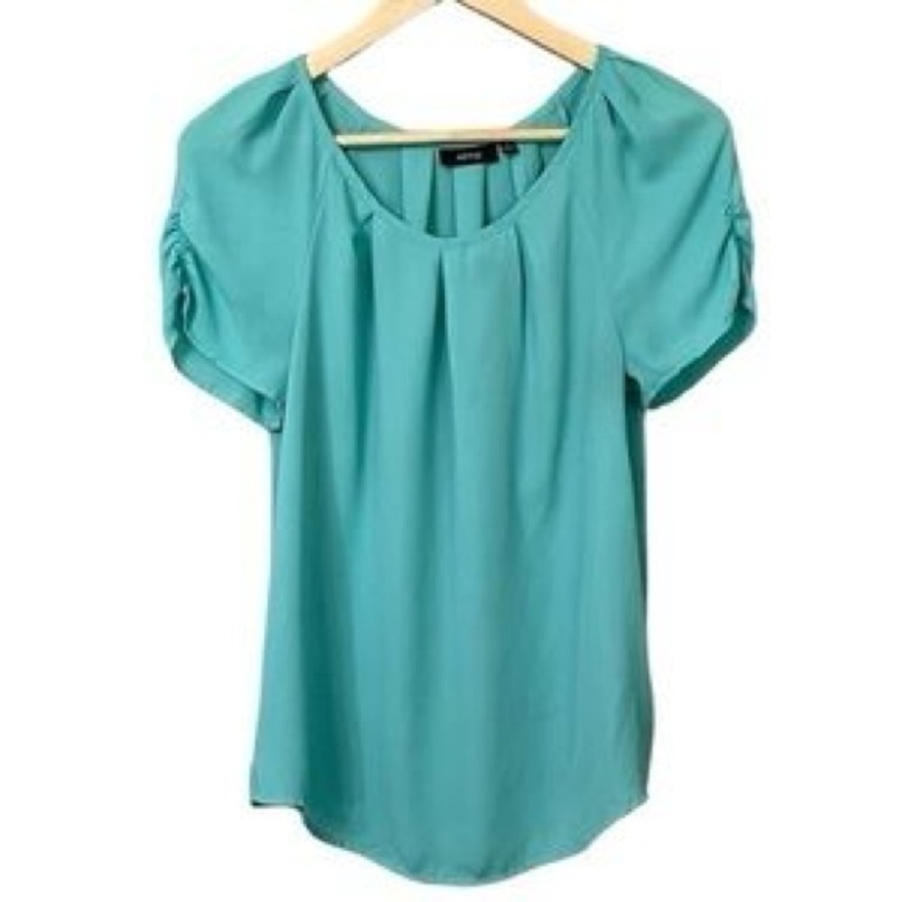 Apt 9 scoop neck teal top